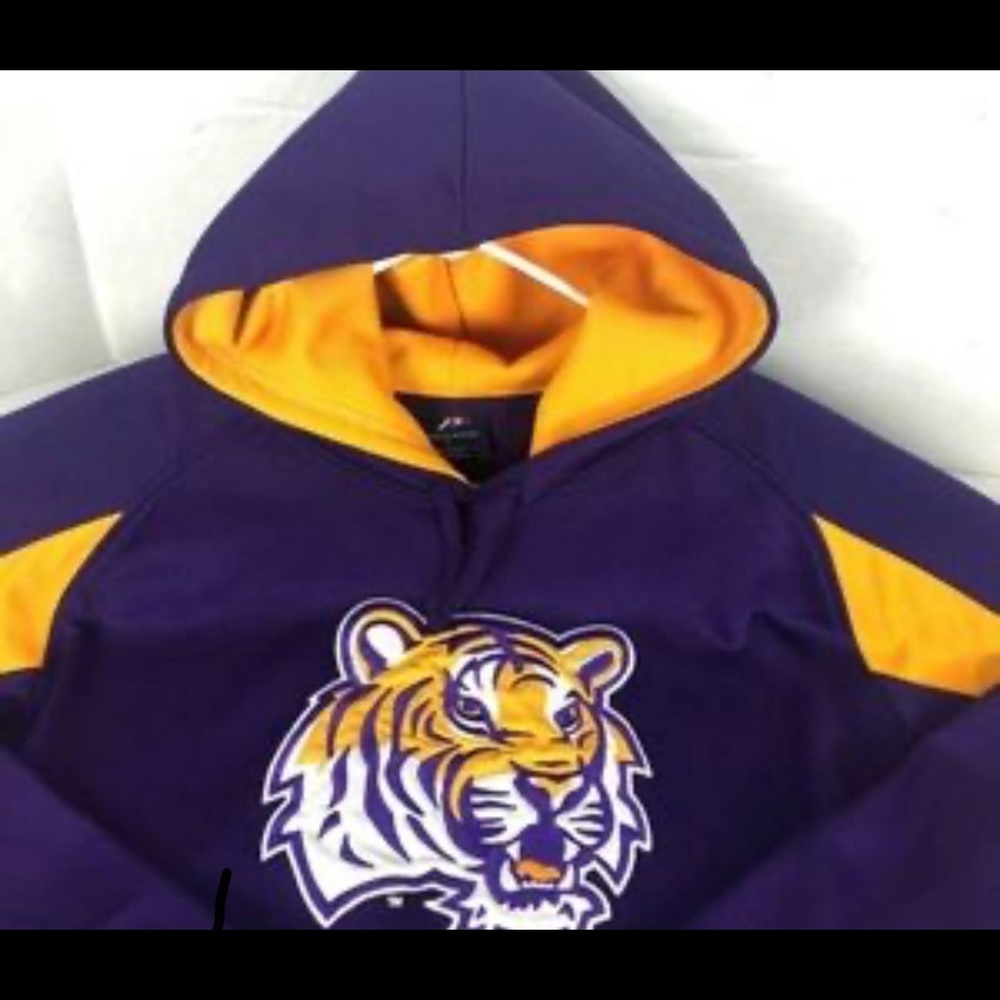 LSU sweatshirt
